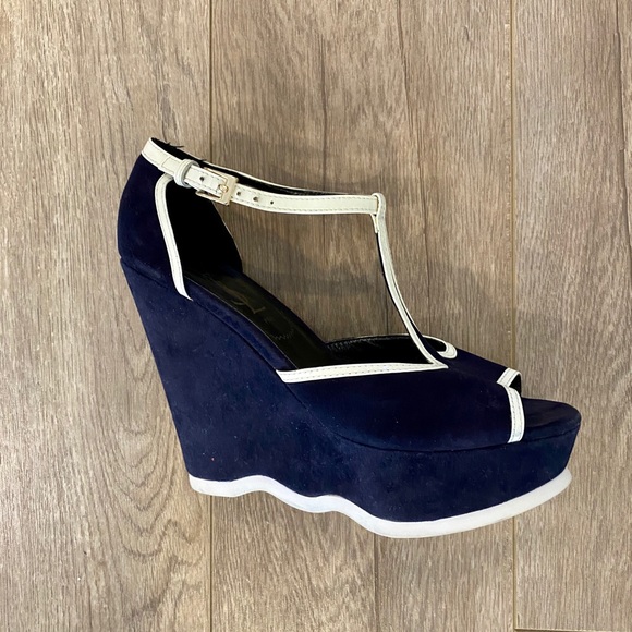 YVES SAINT LAURENT SZ 9.5 NAVY/ PEEP TOE WEDGES - Picture 13 of 14